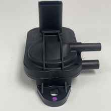 Load image into Gallery viewer, Genuine Volvo Truck 20451992 Sensor