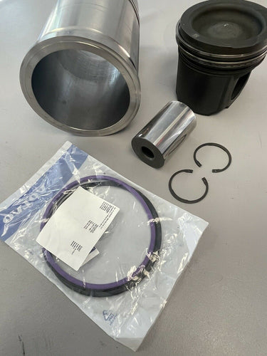 Volvo VOE23265414 VOLVO CONSTRUCTION, PISTON & CYLINDER LINER KIT